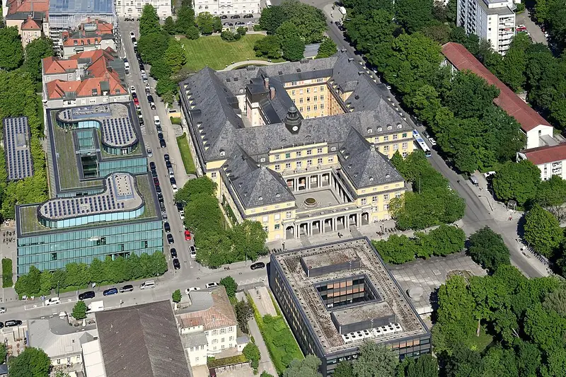 Aerial image of the headquarters of Munich Re (view from the southeast)