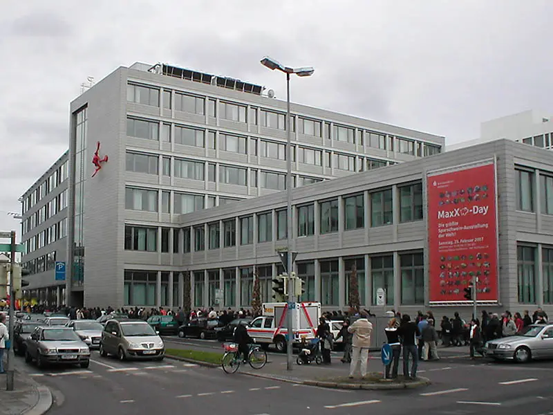 Ksk-hn-feb2007-sparschweinausstellung2