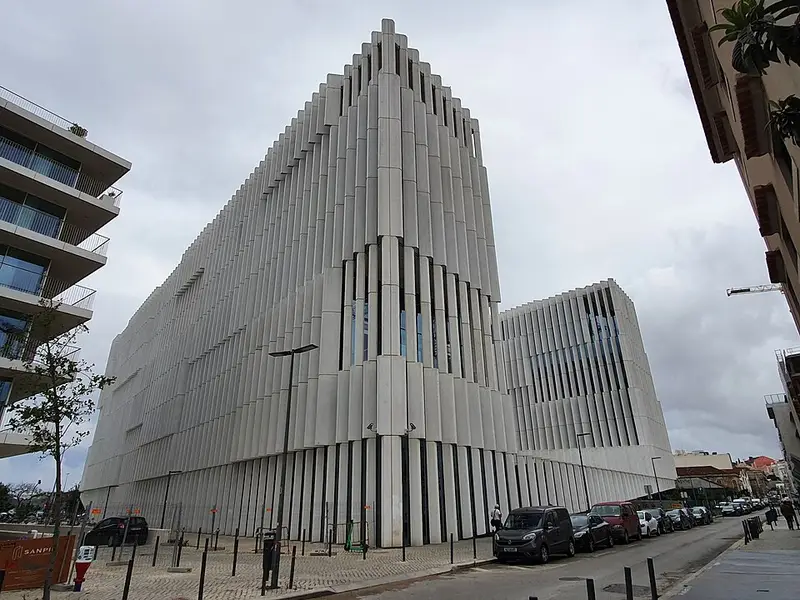 Edifício EDP (Av. 24 de Julho, Lisboa) 01