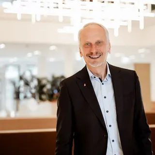 Dr. Jonathan Daniel