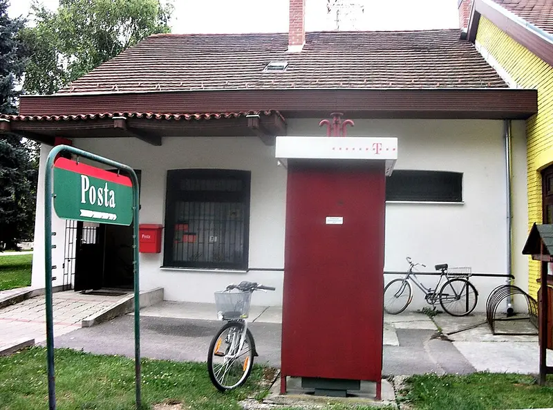 Magyar Posta épülete01 - Hédervár