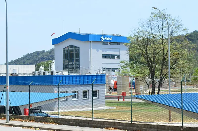 Planta química Almirall Sant Celoni 2