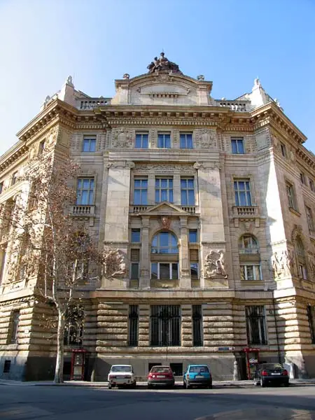 Magyar Nemzeti Bank épülete, Szabadság tér és Hold utca sarok. - 2005, Budapest