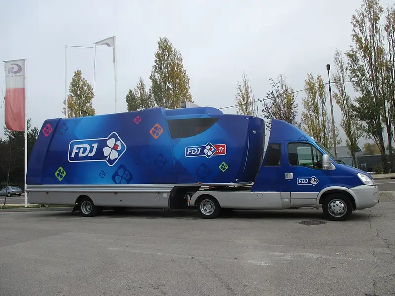 Camion publicitaire Française des jeux