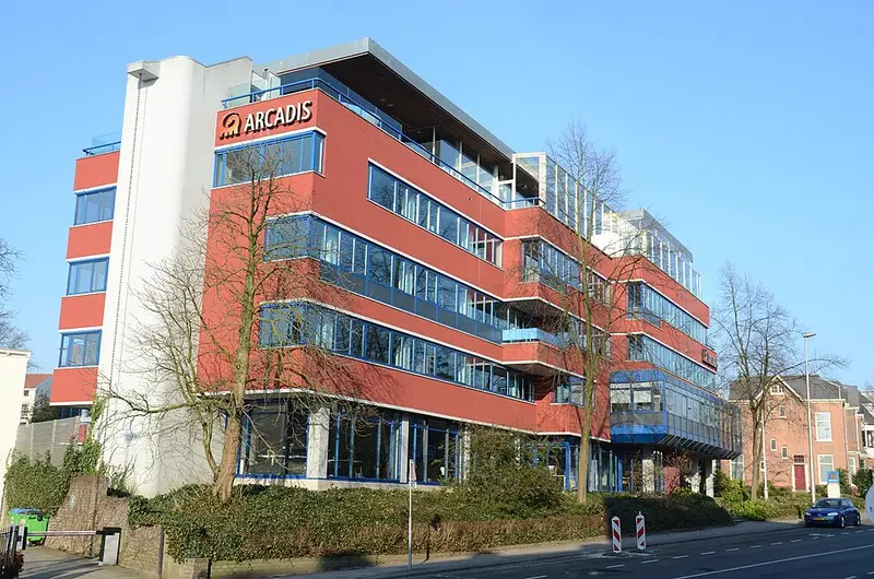 The nice coloured Arcadis consulting engineers building at Arnhem Amsterdamseweg - panoramio