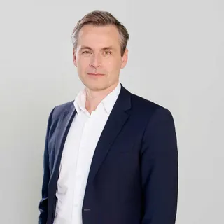 Dr. Martin Hauer