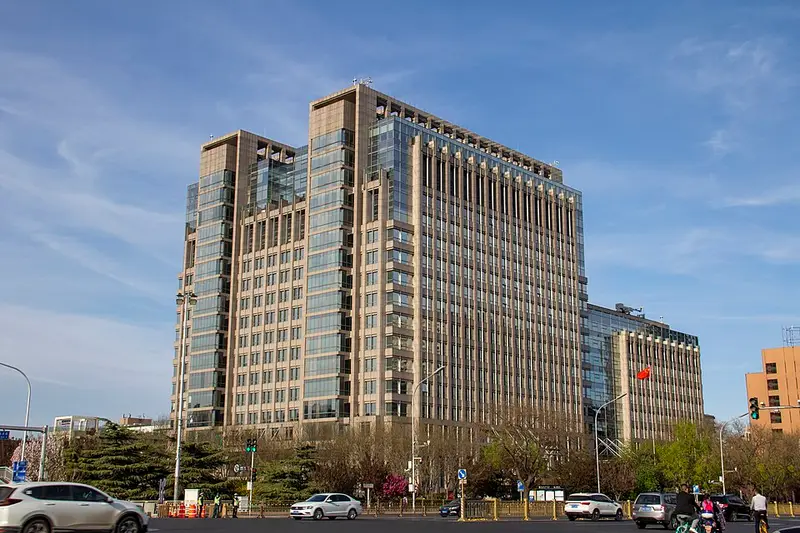 中国农业银行 西侧