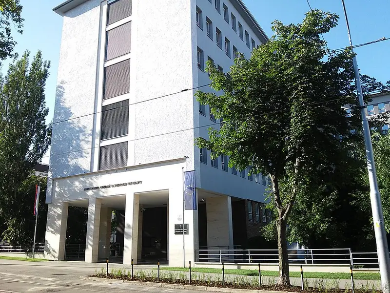 Štefanovičova 01