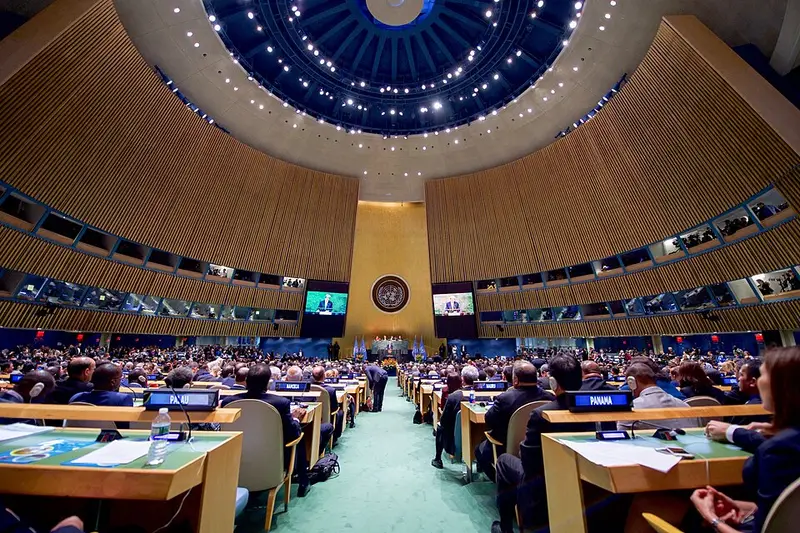 Secretary Kerry Addresses Delegates Before Signing the COP21 Climate Change Agreement on Earth Day in New York (26514585581)
